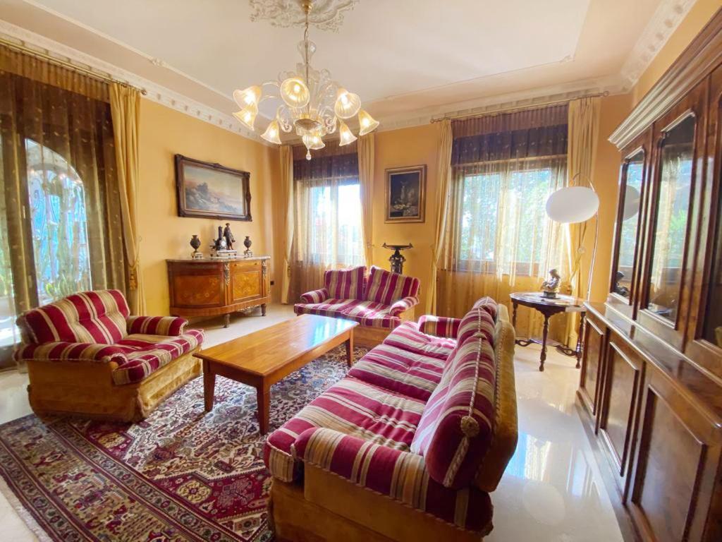 Private Luxury Villa With Pool Moniga del Garda Eksteriør bilde