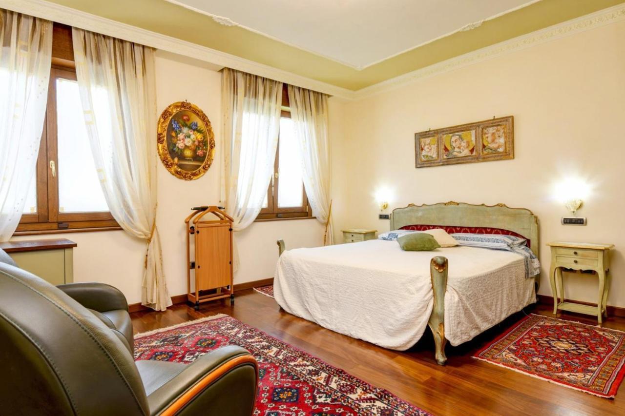 Private Luxury Villa With Pool Moniga del Garda Eksteriør bilde